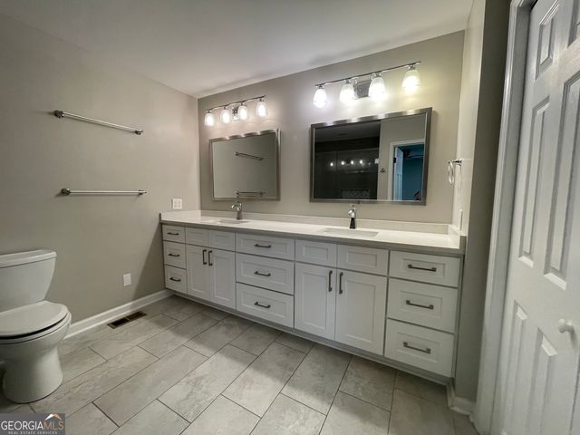 160 Shoal Creek Road, Fayetteville, GA 30215