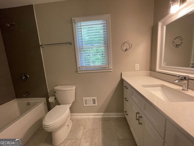 160 Shoal Creek Road, Fayetteville, GA 30215