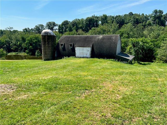 312 Vance, Smith, PA 15021