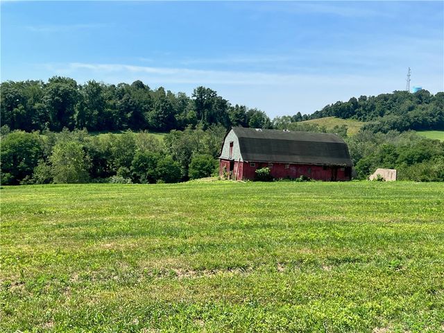 312 Vance, Smith, PA 15021