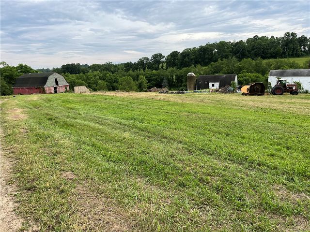 312 Vance, Smith, PA 15021