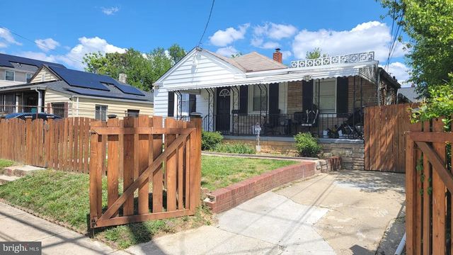 5206 ADDISON RD, Capitol Heights, MD 20743