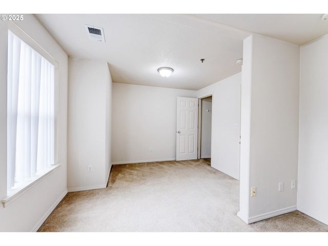 1087 Ne PERL Way, Hillsboro, OR 97006