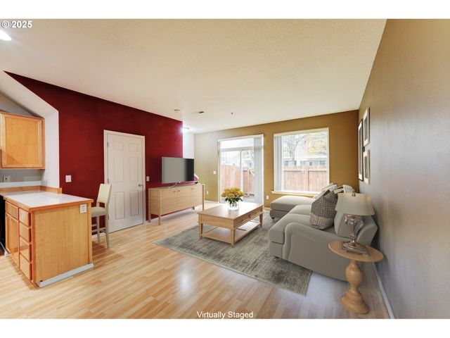 1087 Ne PERL Way, Hillsboro, OR 97006