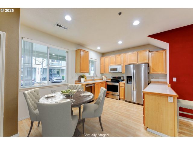 1087 Ne PERL Way, Hillsboro, OR 97006