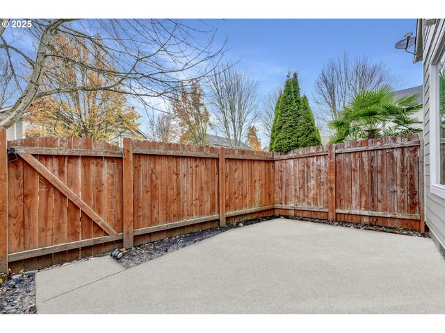 1087 Ne PERL Way, Hillsboro, OR 97006