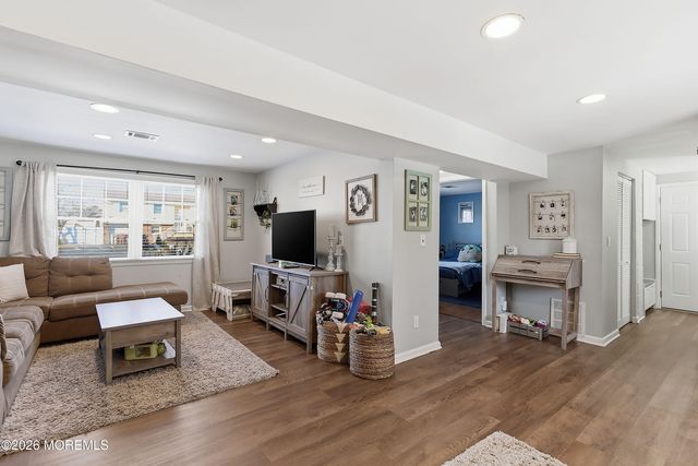 305 Neptune Avenue, Bayville, NJ 08721