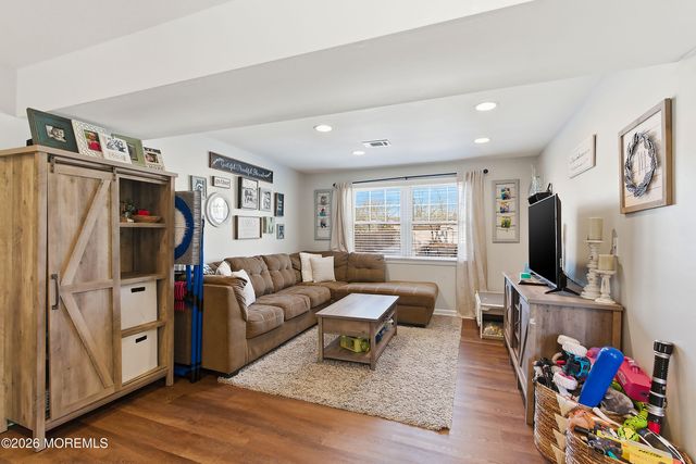 305 Neptune Avenue, Bayville, NJ 08721