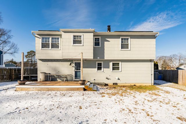 305 Neptune Avenue, Bayville, NJ 08721