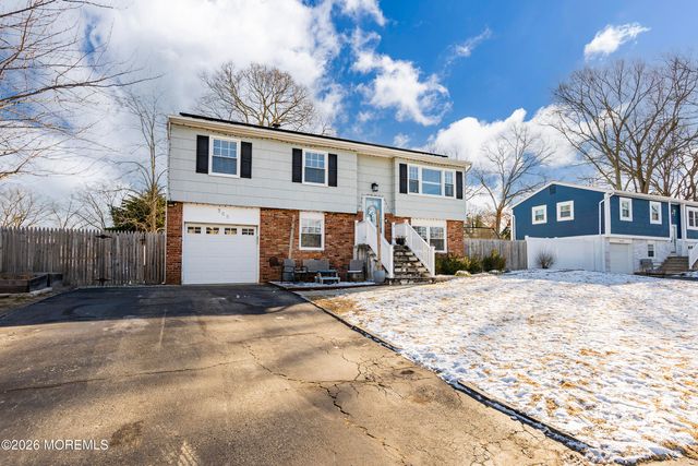 305 Neptune Avenue, Bayville, NJ 08721
