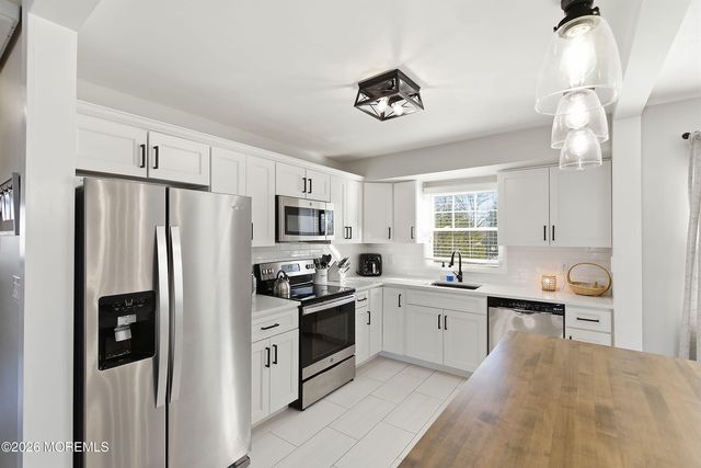 305 Neptune Avenue, Bayville, NJ 08721