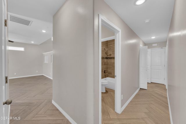 7834 ENCHANTED CLIFF Drive, El Paso, TX 79911