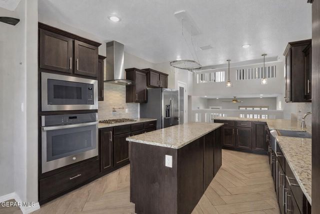 7834 ENCHANTED CLIFF Drive, El Paso, TX 79911