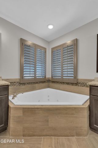 7834 ENCHANTED CLIFF Drive, El Paso, TX 79911