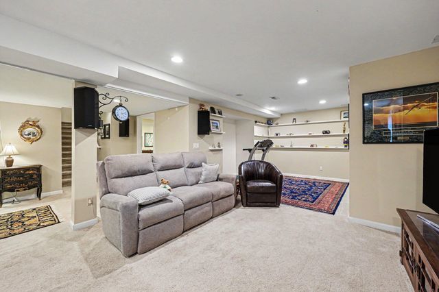 5368 Pinnacle Court, Ann Arbor, MI 48108