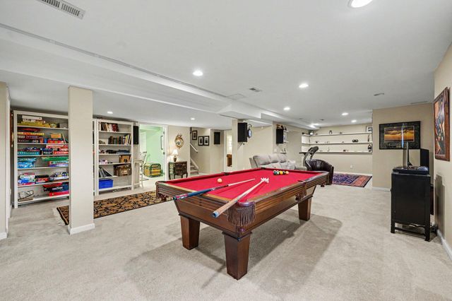5368 Pinnacle Court, Ann Arbor, MI 48108