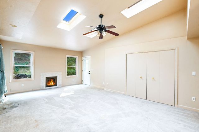 29 Surrey Ln 29, Bourne, MA 02532