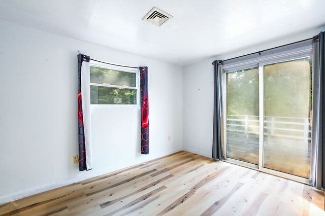 29 Surrey Ln 29, Bourne, MA 02532