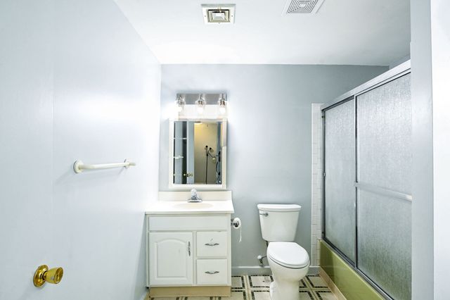 29 Surrey Ln 29, Bourne, MA 02532