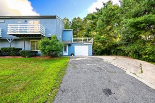 29 Surrey Ln 29, Bourne, MA 02532