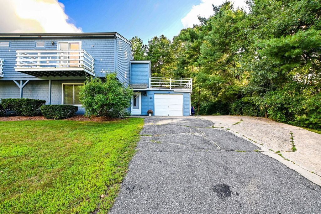 29 Surrey Ln 29, Bourne, MA 02532