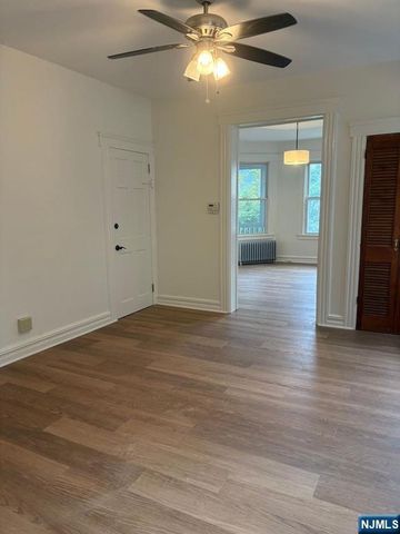 194 Hillside Avenue 2, Glen Ridge, NJ 07028