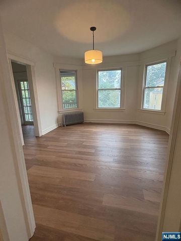 194 Hillside Avenue 2, Glen Ridge, NJ 07028