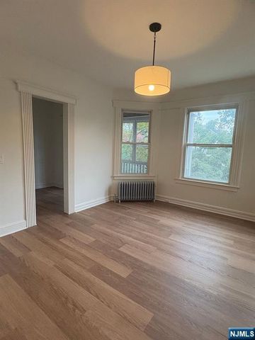 194 Hillside Avenue 2, Glen Ridge, NJ 07028