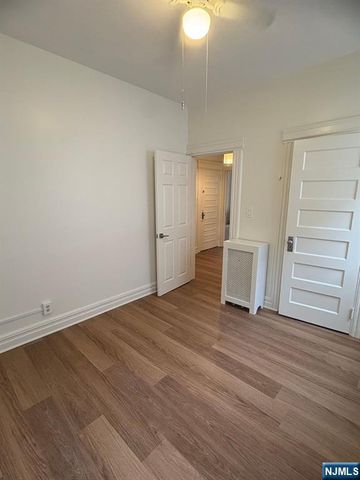 194 Hillside Avenue 2, Glen Ridge, NJ 07028