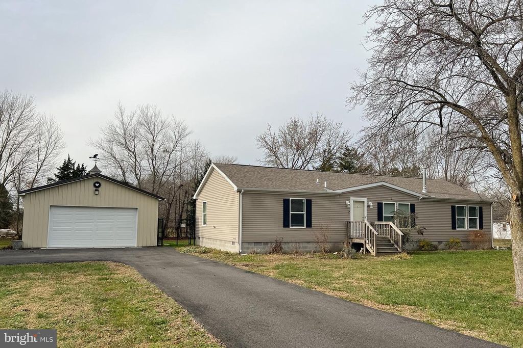 490 WALNUT ST, Felton, DE 19943
