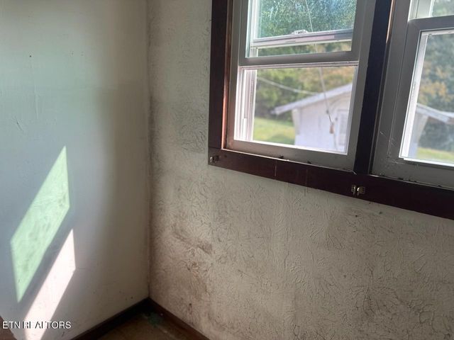 455 Alder Springs Rd, Lafollette, TN 37766