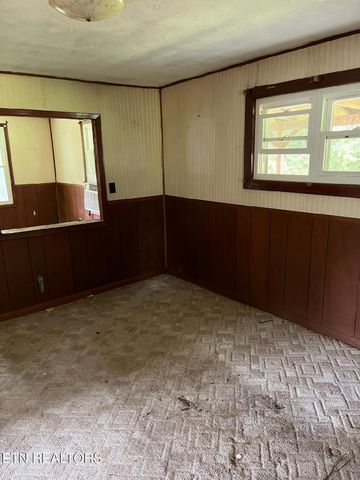 455 Alder Springs Rd, Lafollette, TN 37766