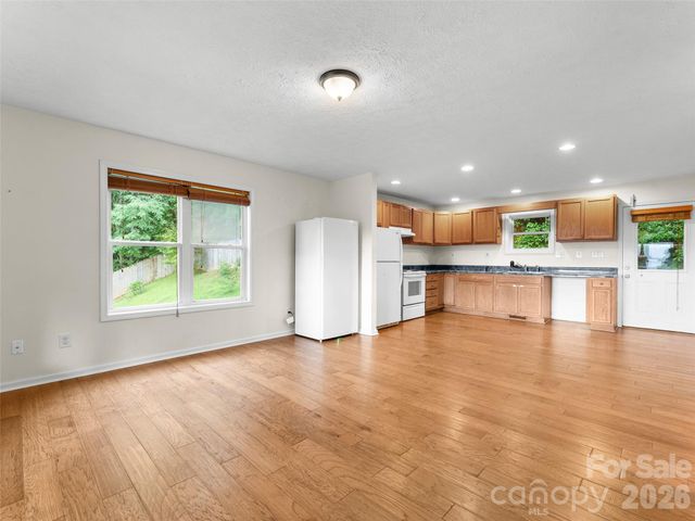 96 Habitat Way, Brevard, NC 28712