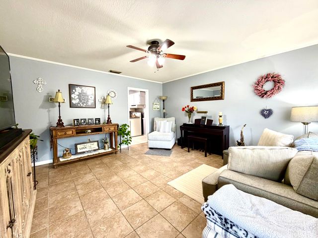 103 Hanover Dr., Hattiesburg, MS 39402