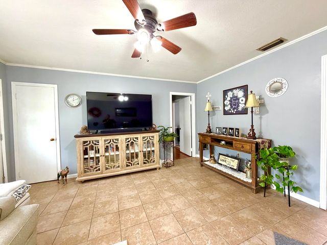 103 Hanover Dr., Hattiesburg, MS 39402
