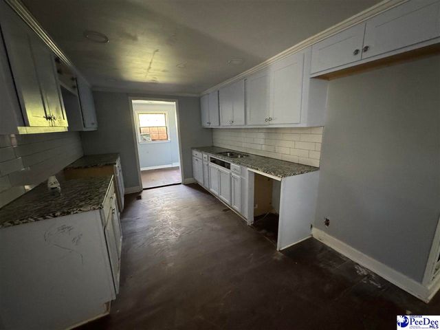 2910 Redwood Dr, Florence, SC 29501