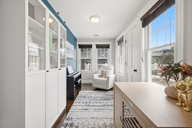9 Park Street 10, Boston, MA 02122