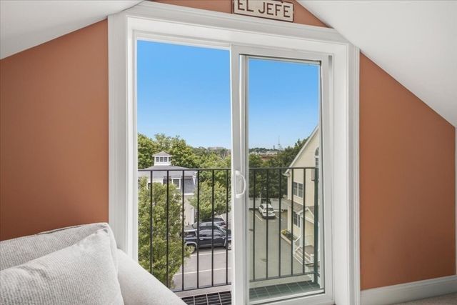 9 Park Street 10, Boston, MA 02122