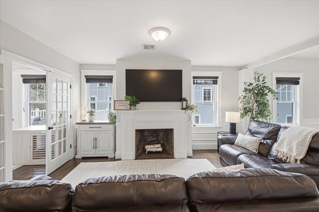 9 Park Street 10, Boston, MA 02122