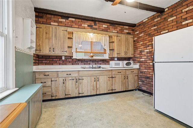 912 Waddell Ave, Clairton, PA 15025