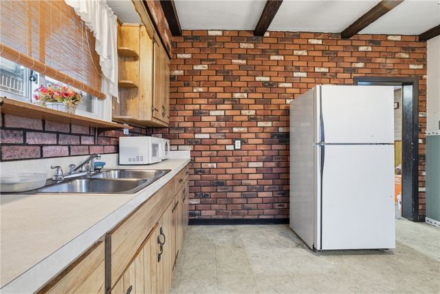 912 Waddell Ave, Clairton, PA 15025