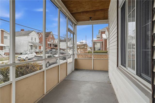 912 Waddell Ave, Clairton, PA 15025