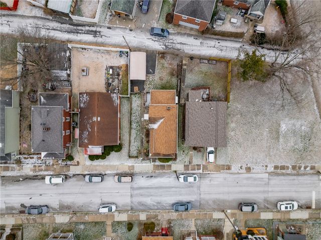 912 Waddell Ave, Clairton, PA 15025