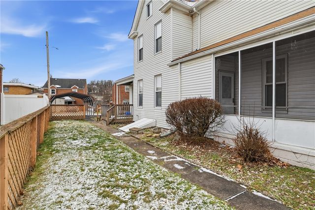 912 Waddell Ave, Clairton, PA 15025