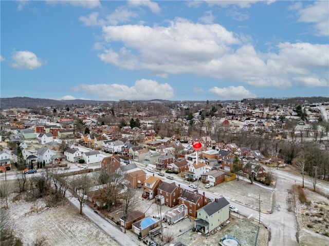 912 Waddell Ave, Clairton, PA 15025