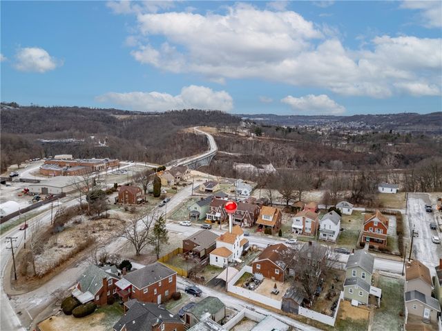 912 Waddell Ave, Clairton, PA 15025