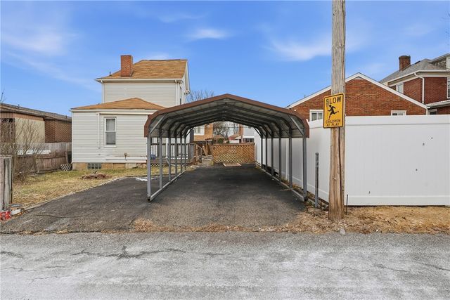 912 Waddell Ave, Clairton, PA 15025