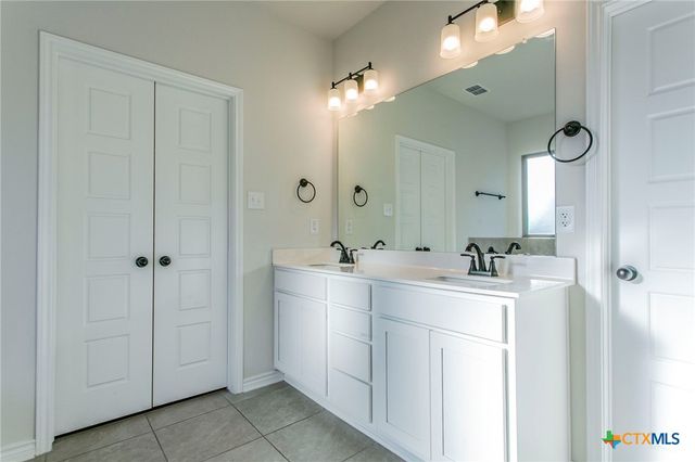 10205 Eaglefire Drive, Temple, TX 76502