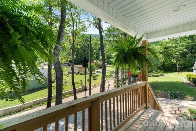 98 Dryid Hill Road, Swannanoa, NC 28778
