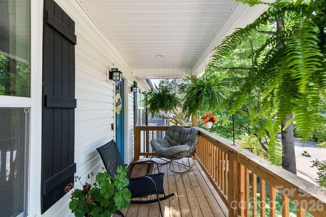 98 Dryid Hill Road, Swannanoa, NC 28778